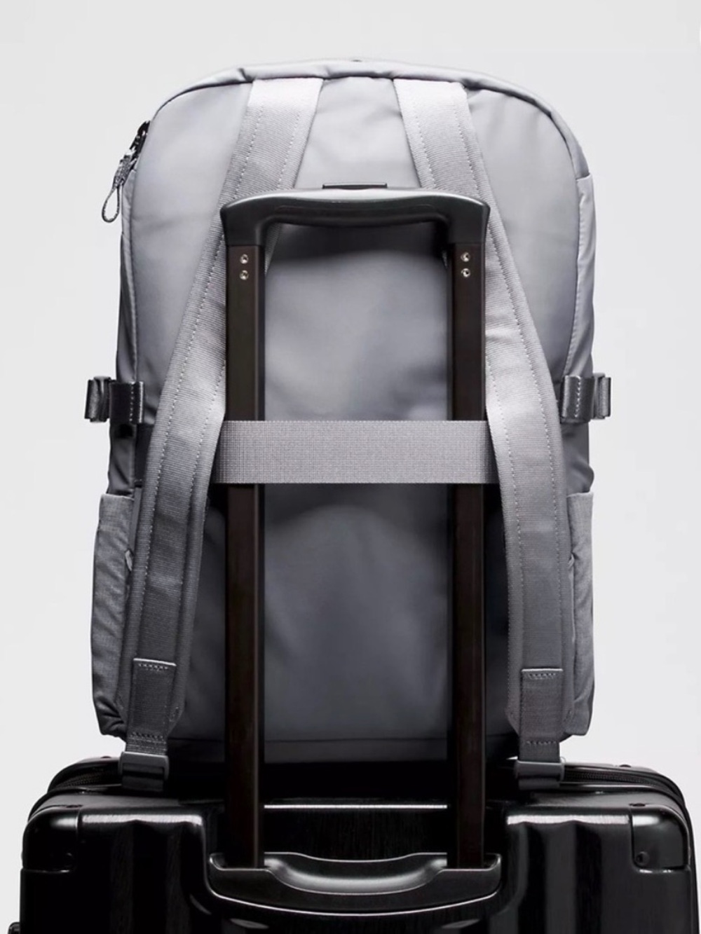 lululemon athletica New Crew Asphalt Grey Backpack 22L Pocket Keychain - Picture 6 of 12